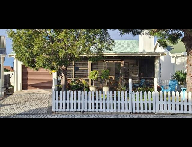 2 BEDROOM HOUSE FOR SALE IN SANDBAAI